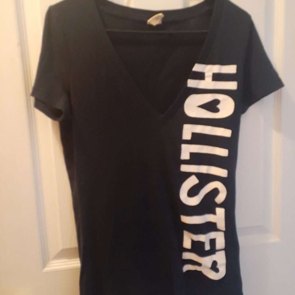 Juniors/ womens size large Hollister shirt